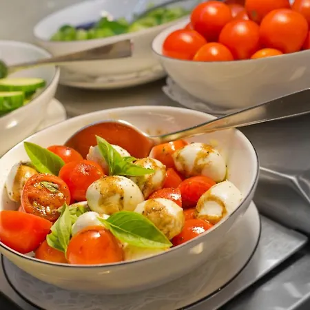 Отель Goldenes Lamm 3*