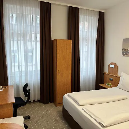 Goldenes Lamm Hotel 3*