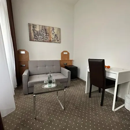 Ξενοδοχείο Goldenes Lamm 3*