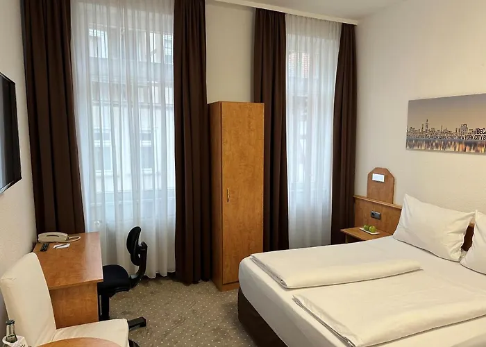 Goldenes Lamm Hotel 3*